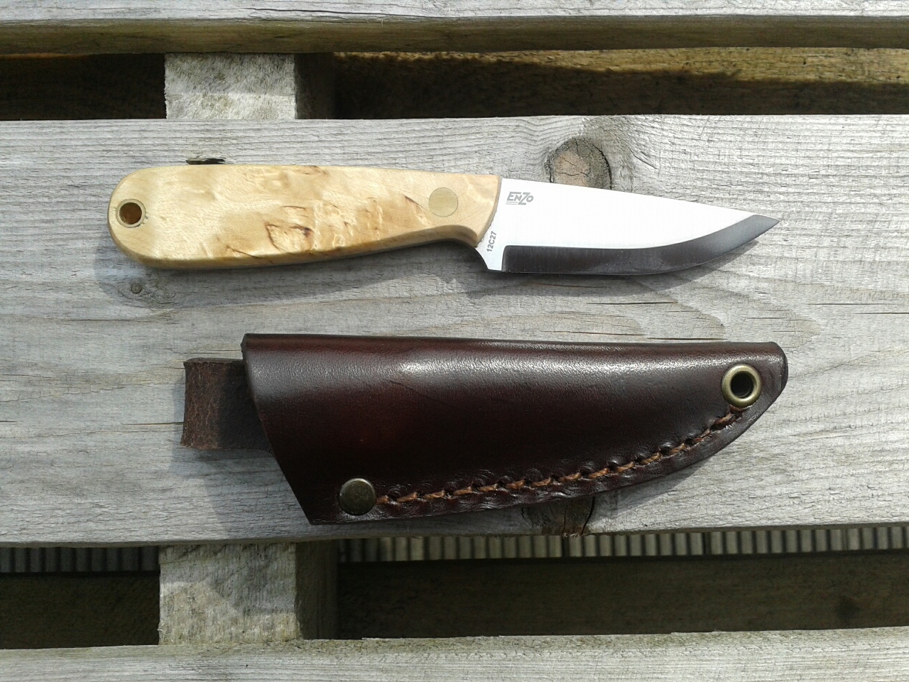 EnZo Necker 70 knife/Curly Birch