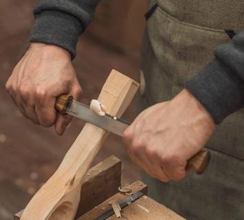 Drawknife with Oak Handle in Leather Sheath